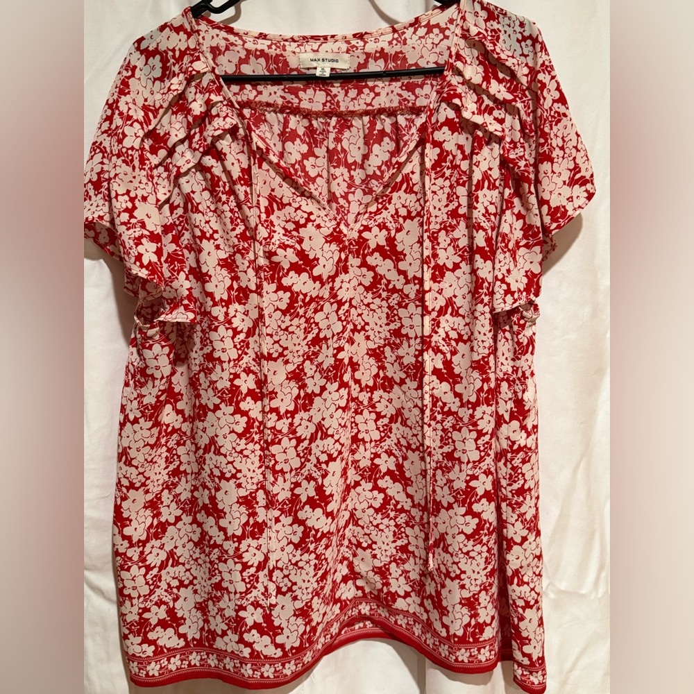 Max Studio Red and White Floral Blouse